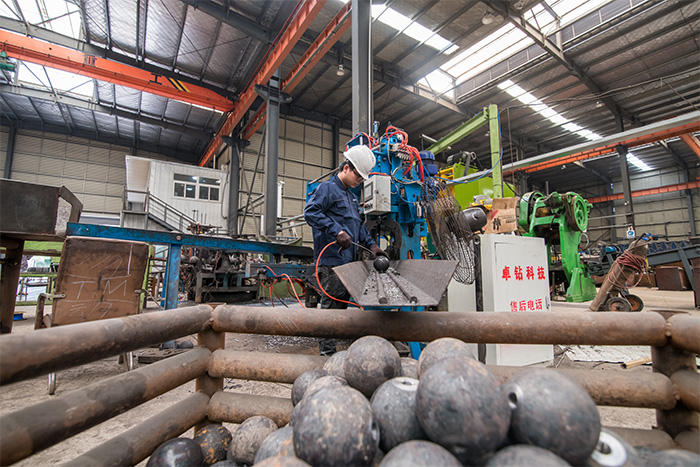 福鼎网架配件-螺栓球加工车间